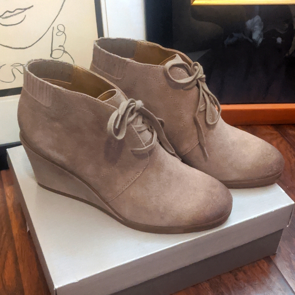 Franco Sarto taupe suede booties size 10M